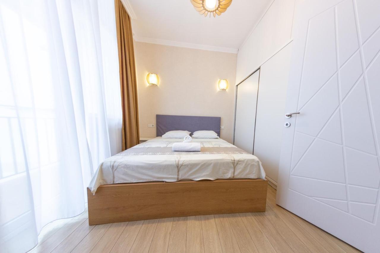 5 Apartment In One Boulding - Near Stadium Batumi Exterior foto