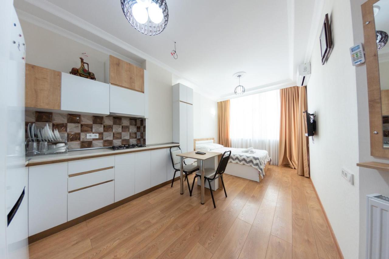5 Apartment In One Boulding - Near Stadium Batumi Exterior foto
